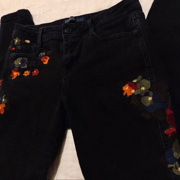 Zara black distressed 1975 embroidered skinnies - Picture 5 of 5